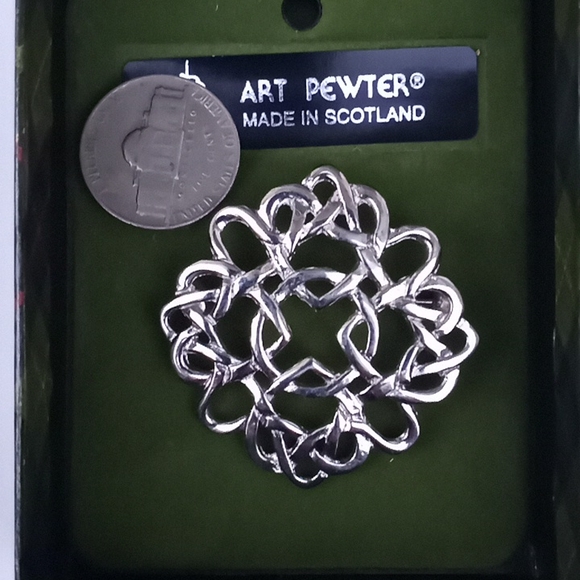 NIB 1996 Made in Scotland Solid Pewter Celtic Love Knot Four Mary's Brooch Pin - Picture 4 of 8